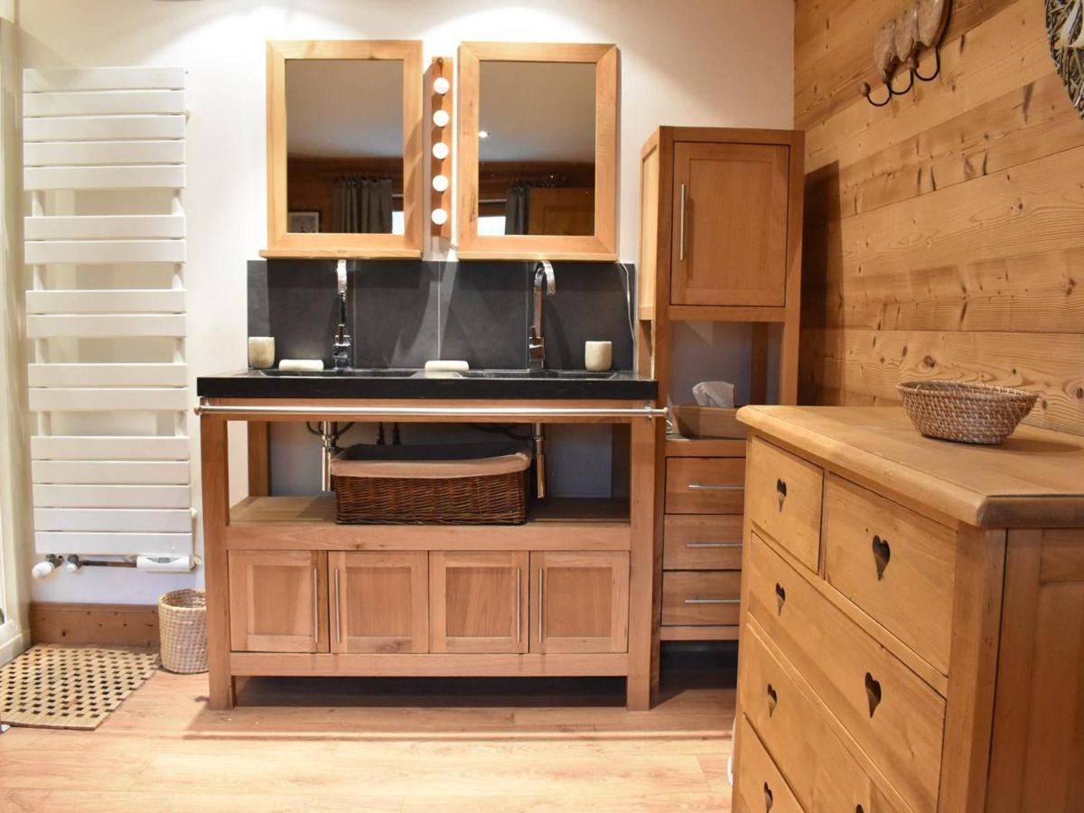 Appartement Cosy Avec Cheminee, Terrasse Et Parking, Proche Pistes Et Commerces - Meribel - Fr-1-180-552 Exterior foto